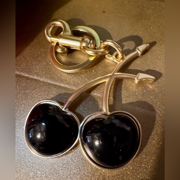 Elegant Black Cherry Key Chain - Picture 1 of 2